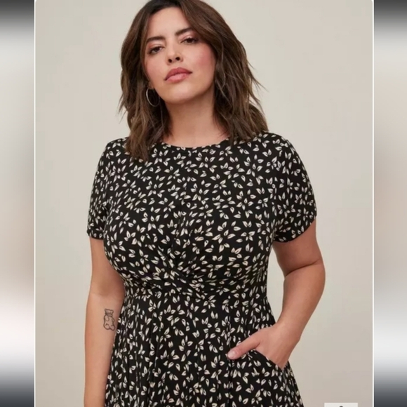 torrid Dresses & Skirts - Torrid Super Soft Skater Circle Classic Floral Draped Comfy Bohemian Mini Dress